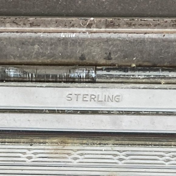 Elgin American Vintage Sterling Silver Compact with Cupids Arrow on Cover - Picture 5 of 6